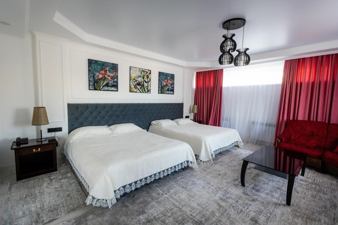 Metelitsa Hotel 卡拉甘达 外观 照片